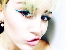 Miley Cyrus goes on a romantic dinner date with Liam Hemsworth