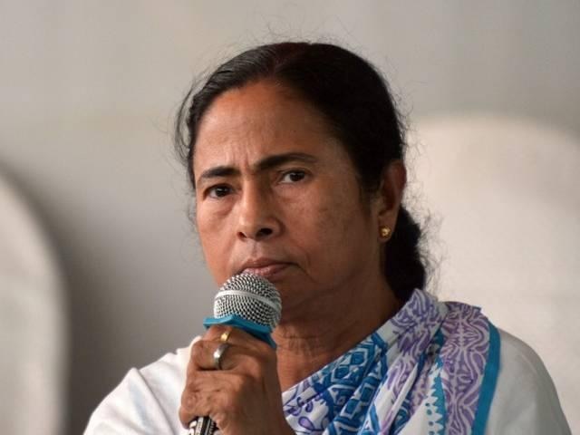 Unfazed by show-cause notice, Mamata Banerjee takes on Election Commission Unfazed by show-cause notice, Mamata Banerjee takes on Election Commission