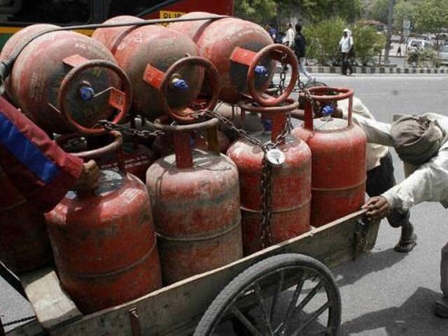 Non-subsidised LPG, non-PDS kerosene, jet fuel rates hiked Non-subsidised LPG, non-PDS kerosene, jet fuel rates hiked