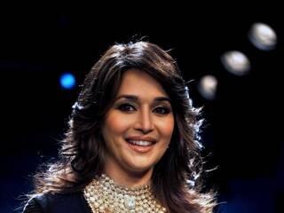 Madhuri to groove on arch-rival Sridevi's chart-buster  Madhuri to groove on arch-rival Sridevi's chart-buster