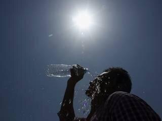 Mercury touches 47 degrees in Delhi, MeT warns of severe heat wave in North India Mercury touches 47 degrees in Delhi, MeT warns of severe heat wave in North India