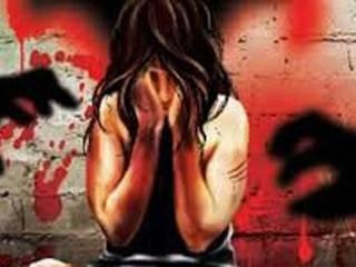 Woman gangraped inside moving car in Kolkata Woman gangraped inside moving car in Kolkata