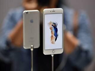 Apple iPhone 6s world's top selling smartphone: Report Apple iPhone 6s world's top selling smartphone: Report