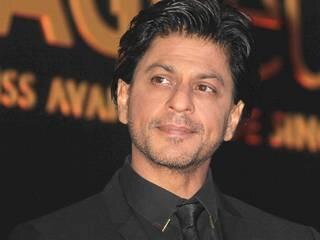 Shah Rukh Khan Fees: Shah Rukh Khan taking crores of rupees for a post on social media Shah Rukh Khan Fees: ਸੋਸ਼ਲ ਮੀਡੀਆ 'ਤੇ ਇੱਕ ਪੋਸਟ ਦੇ ਕਰੋੜਾਂ ਰੁਪਏ ਲੈਂਦੇ ਸ਼ਾਹਰੁਖ਼, Instagram 'ਤੇ ਸਿਰਫ਼ ਇਨ੍ਹਾਂ ਦੋ ਸੈਲੇਬਸ ਤੋਂ ਪਿੱਛੇ!