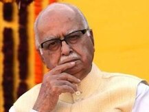 সংসদ অচলাবস্থার জন্য সরকার, বিরোধী পক্ষকে দুষলেন আডবাণী