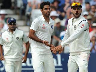 आपको बता दें कि दक्षिण अफ्रीका में चल रहे पहले टेस्ट की पहली पारी में मेजबानों की टीम 286 रनों पर ऑल आउट हो गई है, वहीं भारत ने भी पहले दिन का खेल समाप्त होने के पहले 28 रनों पर तीन विकेट गंवा दिए हैं.