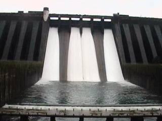 Door Of Koyana Dam Opened To Supply Water To Karnatak Live Update कर्नाटकची तहान भागवण्यासाठी कोयनेचा दरवाजा उघडला