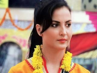 Actress Bigg Boss Contestant Elli Avram Will Be In The Show Khatron Ke Khiladi एली अवराम होंगी 'खतरों के खिलाड़ी' के इस सीजन का हिस्सा!