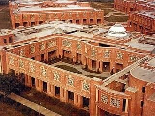 iim student found dead IIM लखनऊ हॉस्टल में मिला MBA छात्र का शव, पुलिस कर रही जांच