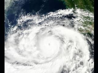 Cyclone Roanu Indian Naval Ships Rush To Sri Lanka With Relief Materials সাইক্লোন বিধ্বস্ত শ্রীলঙ্কায় ত্রাণবোঝাই জাহাজ পাঠাল ভারত