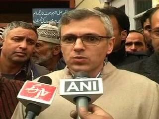 Omar Questions Govts Security Policy After Parrikars Remarks সার্জিক্যাল স্ট্রাইকের সঙ্গে যোগ নেই উরির! পরীর্করকে কটাক্ষ ওমরের