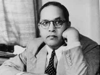 অম্বেডকরের মূর্তিতে দুধ ঢেলে, তিলক এঁকে গেরুয়া কাপড় পরালেন উত্তরপ্রদেশের বিজেপি বিধায়ক! অম্বেডকরের মূর্তিতে দুধ ঢেলে, তিলক এঁকে গেরুয়া কাপড় পরালেন উত্তরপ্রদেশের বিজেপি বিধায়ক!