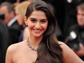 Sonam Kapoor Charged 11 Rupees As Shagun For Bhaag Milkha Bhaag फिल्म 'भाग मिल्खा भाग' में सोनम ने फीस की जगह शगुन में लिए थे 11 रुपये