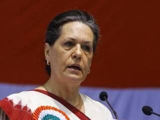 Sonia Reaches Out To Up Voters Through Letter অমেঠি, রায়বরেলির ভোটারদের চিঠি সনিয়ার