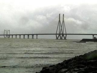 Mumbai Bandra Worli Sea Link Toll Paying Likely To Continue Till 2059 Live Update मुंबईत वांद्रे-वरळी सी लिंकवर 2059 पर्यंत टोलधाड?