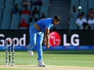 Umesh Yadav Completes 100 Odi Wickets उमेश यादवचं विकेट्सचं शतक, स्मिथ ठरला शंभरावा बळी!