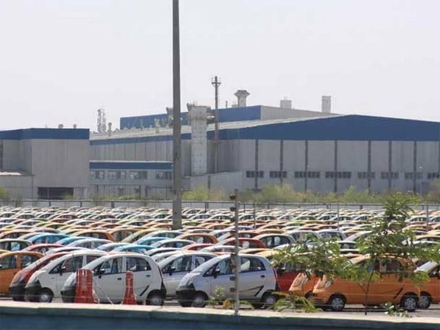 Police Foil Attempt To Lockdown Tata Nano Plant Detain 700 গুজরাতের সানন্দে টাটার ন্যানো কারখানা বন্ধ করে দেওয়ার কর্মসূচি ভেস্তে দিল পুলিশ, ধৃত ৭০০