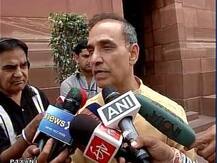 IISIR की परीक्षा में छात्रों से पूछा, डार्विन के सिद्धांत को लेकर सत्यपाल सिंह की दलील में गलत क्या है?