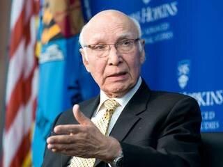 Burhan Wanis Death A Turning Point For Kashmir Says Sartaj Aziz बुरहान वाणीला मारल्यानेच हिंसाचार, पाकच्या उलट्या बोंबा