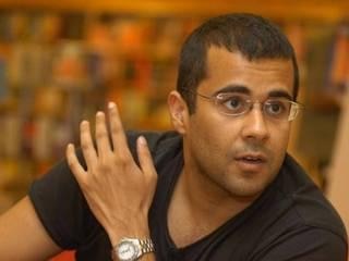 Firecrackers Ban In Delhi Ncr Chetan Bhagat Asks Why Restrictions Only On Hindu Festivals दिल्ली-NCR में पटाखे बेचने पर रोक, चेतन भगत बोले- ‘सिर्फ हिंदू पर्वों पर प्रतिबंध लगाने का साहस क्यों?’