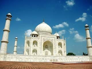 Rashtriya Swabhiman Dal Workers Arrested For Reciting Shiva Chalisa Inside Taj Mahal ताजमहल में शिव चालीसा पढ़ने की कोशिश, CISF ने रोका तो कहा कि नमाज भी तो होती है