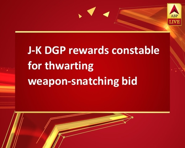 J-K DGP rewards constable for thwarting weapon-snatching bid J-K DGP rewards constable for thwarting weapon-snatching bid