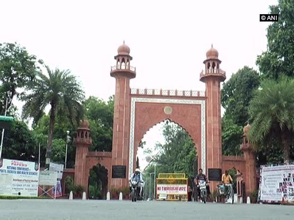 BJP MP disapproves of Jinnah's portrait in AMU BJP MP disapproves of Jinnah's portrait in AMU