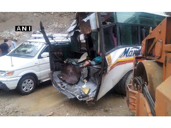 Chhattisgarh: More than 15 people injured in bus accident Chhattisgarh: More than 15 people injured in bus accident