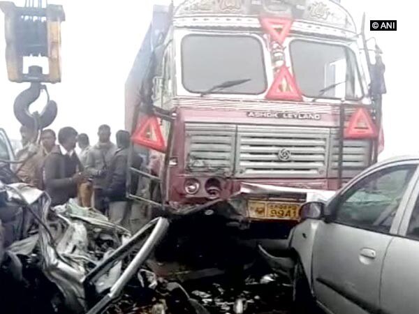 Jharkhand: 5 killed, 7 injured in car-truck collision Jharkhand: 5 killed, 7 injured in car-truck collision