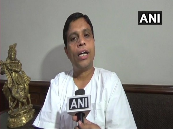 Food park row: Patanjali's Acharya Balkrishna targets UP Govt Food park row: Patanjali's Acharya Balkrishna targets UP Govt