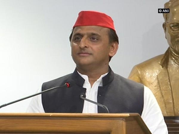 Purvanchal Expressway: Akhilesh hits out at BJP Purvanchal Expressway: Akhilesh hits out at BJP