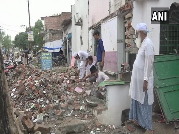 UP: Muslims demolish parts of mosques for road development UP: Muslims demolish parts of mosques for road development