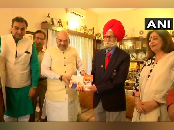 Amit Shah meets Olympian Balbir Singh in Chandigarh Amit Shah meets Olympian Balbir Singh in Chandigarh