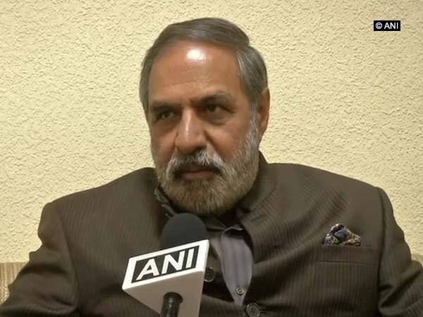 Congress condemns PM Modi's Gujarat rallies