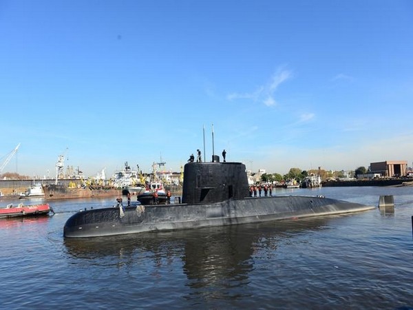 Argentine submarine with 44 aboard goes missing Argentine submarine with 44 aboard goes missing