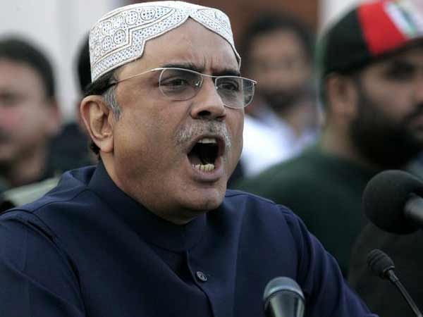 Fleeing country will not help Sharif revive his image: Zardari Fleeing country will not help Sharif revive his image: Zardari
