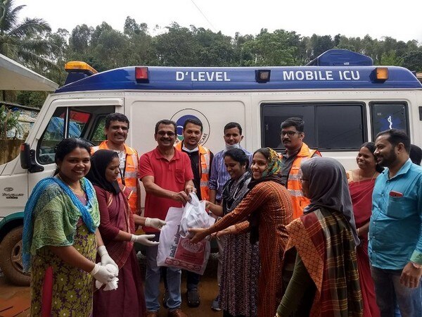 Aster Volunteers helping flood-ravaged Kerala round the clock Aster Volunteers helping flood-ravaged Kerala round the clock