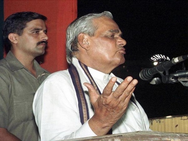 'Gentle Giant' Atal Bihari Vajpayee no more 'Gentle Giant' Atal Bihari Vajpayee no more