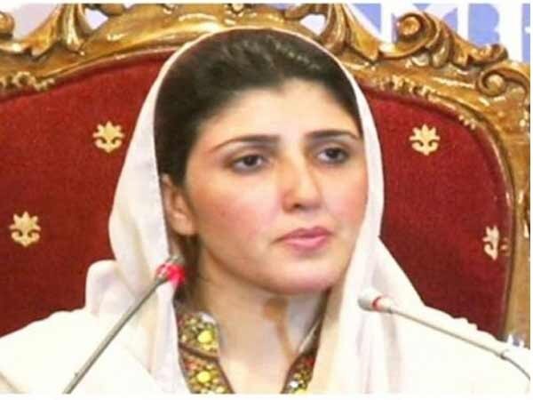 PTI women activists throw eggs, tomatoes at Ayesha Gulalai PTI women activists throw eggs, tomatoes at Ayesha Gulalai