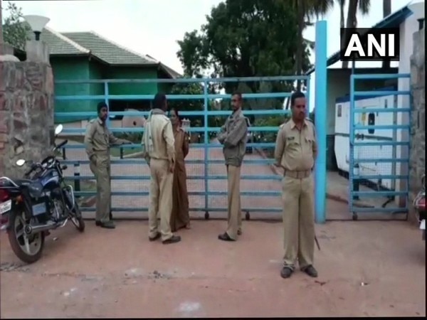 K'taka: IT raids resort in Badami K'taka: IT raids resort in Badami