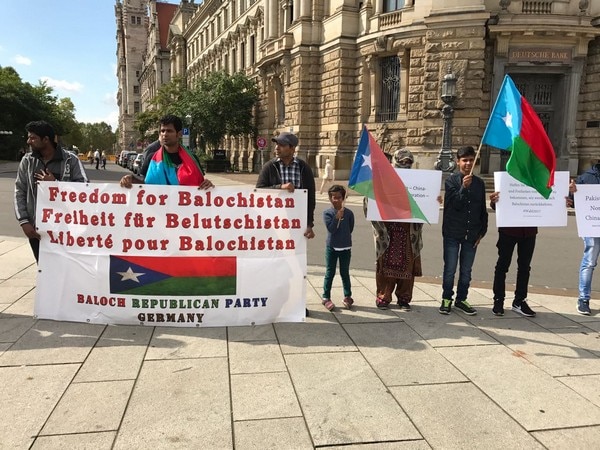 JSMM, Sindhi, Baloch organisations hold protest outside U.N. amid Pak PM's visit JSMM, Sindhi, Baloch organisations hold protest outside U.N. amid Pak PM's visit