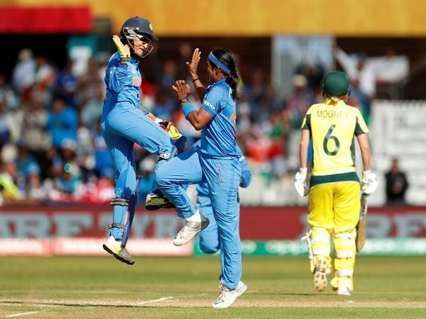 T20 tri-series : Indian eves opt to field against Aussies T20 tri-series : Indian eves opt to field against Aussies