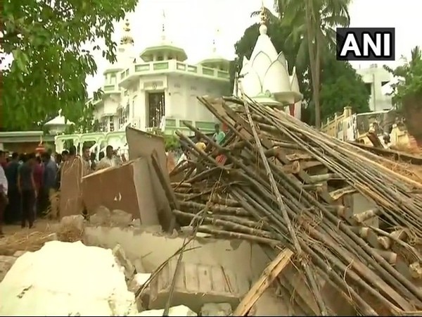 Bhubaneswar: Illegal encroachments outside ISKCON temple demolished Bhubaneswar: Illegal encroachments outside ISKCON temple demolished