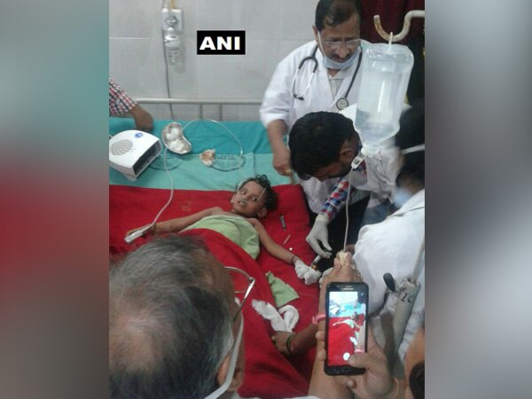 Bihar: 3-year-old girl rescued after being trapped in 110-ft borewell Bihar: 3-year-old girl rescued after being trapped in 110-ft borewell