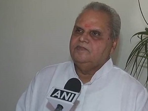 Bihar Guv demands Congress' apology for 'Emergency' Bihar Guv demands Congress' apology for 'Emergency'