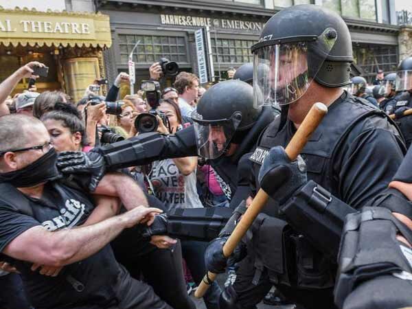 Boston Rally: 33 Arrested as thousands show up in protest of Charlottesville violence Boston Rally: 33 Arrested as thousands show up in protest of Charlottesville violence