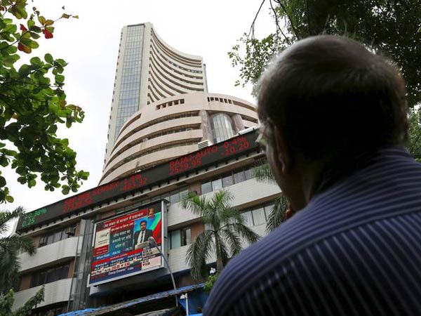 D-Street welcomes Moody upgrade with 400-point surge of Sensex D-Street welcomes Moody upgrade with 400-point surge of Sensex