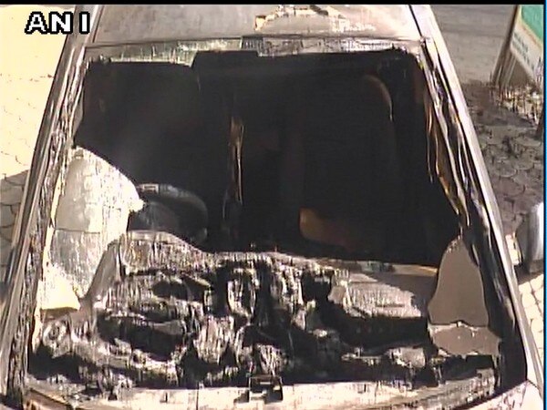 K'Taka: Unidentified miscreants set doctor's car ablaze K'Taka: Unidentified miscreants set doctor's car ablaze