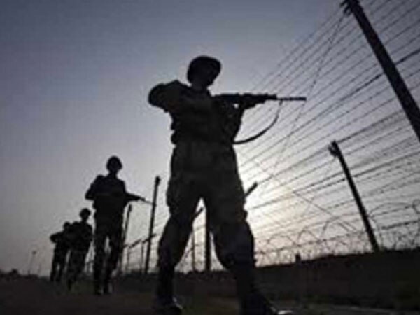 J-K: Pakistan violates ceasefire in Poonch sector J-K: Pakistan violates ceasefire in Poonch sector