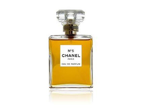 Thousands of flowers for one tiny bottle of Chanel Thousands of flowers for one tiny bottle of Chanel